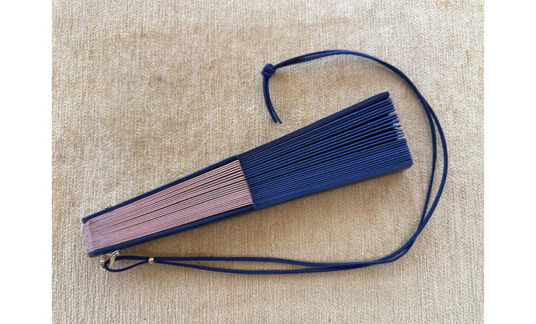 Abanico liso con colgador
