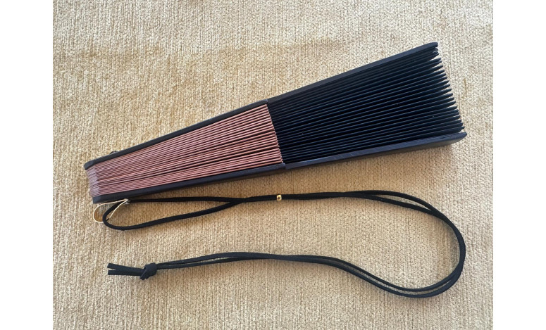 Abanico liso con colgador