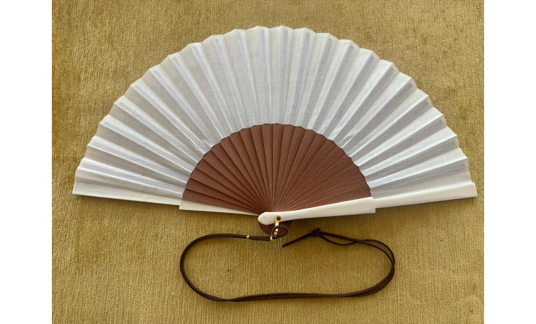 Abanico liso con colgador