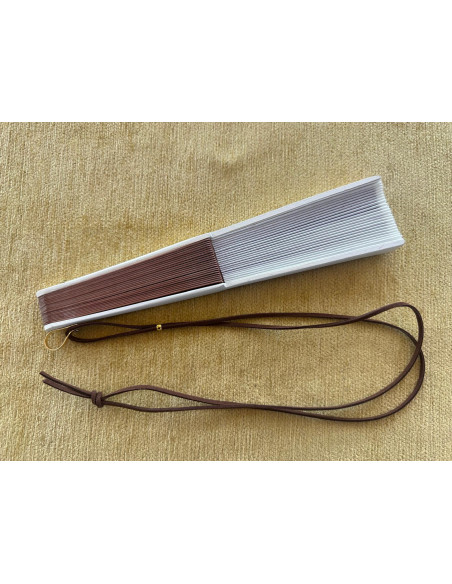 Abanico liso con colgador