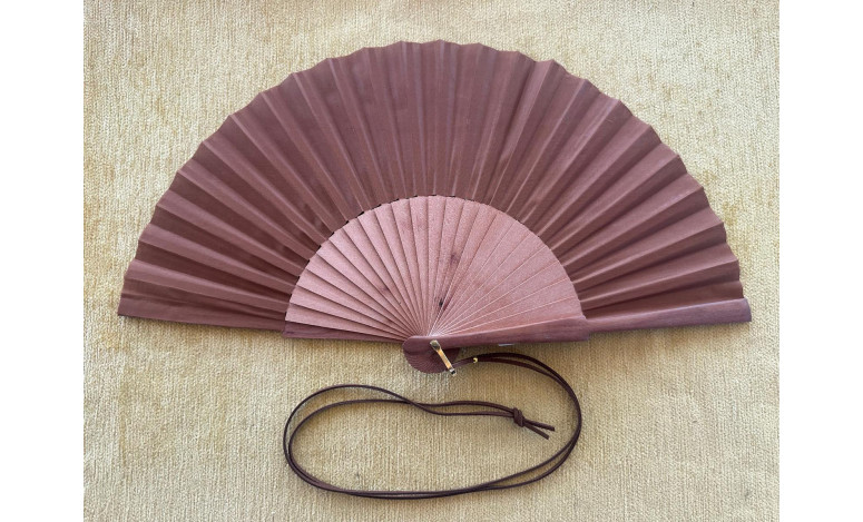 Abanico liso con colgador