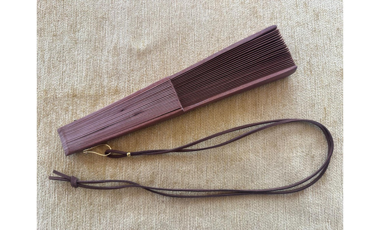 Abanico liso con colgador