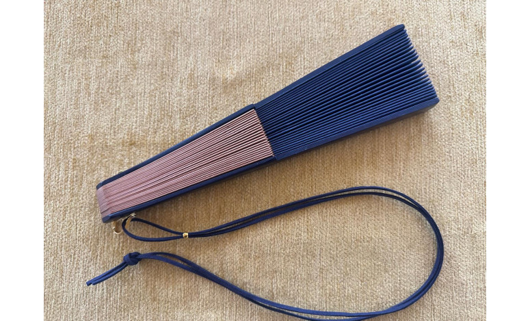 Abanico liso con colgador
