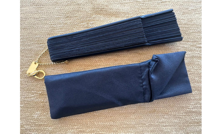 Abanico mini seda negro
