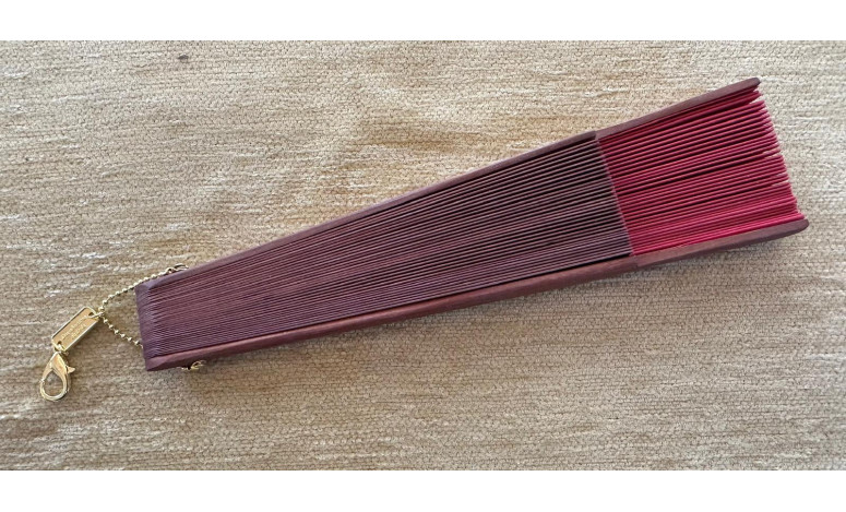 Abanico liso tela roja