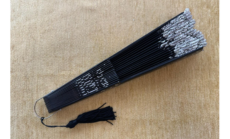 Abanico madera con encaje