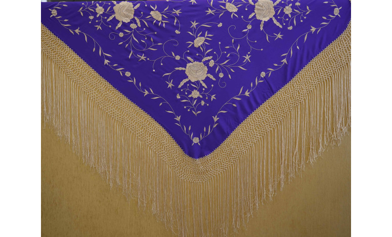 Mantón bordado a mano en seda 115 cm