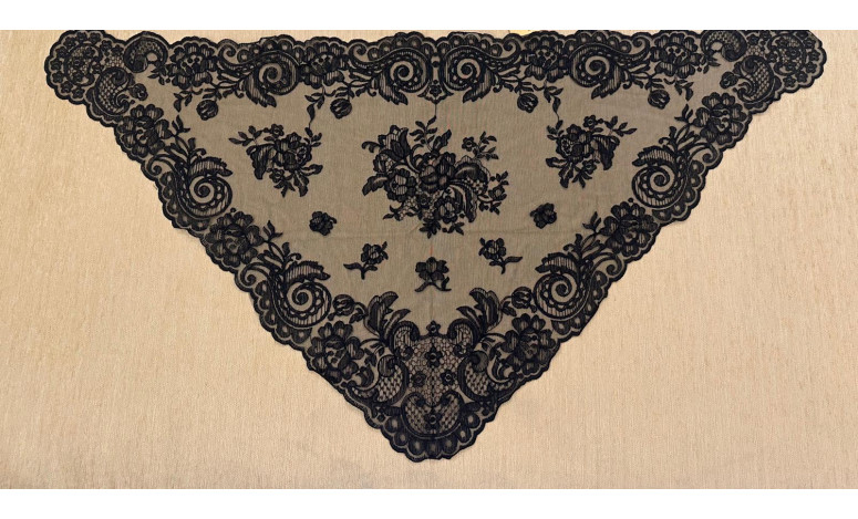 Mantilla triangular 60*120