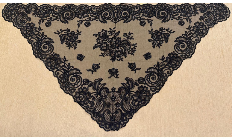 Mantilla triangular 60*120