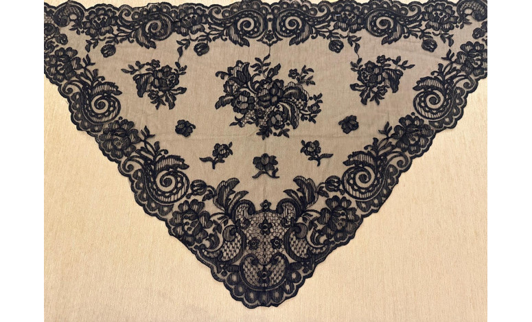 Mantilla triangular 60*120