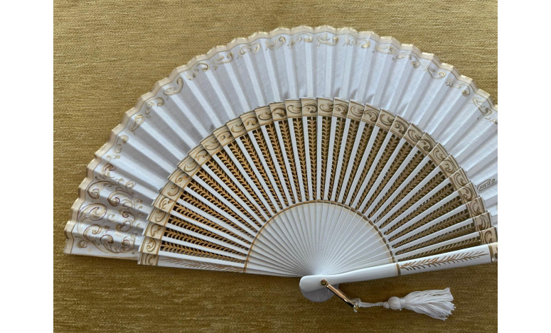 Abanico kotibe calado