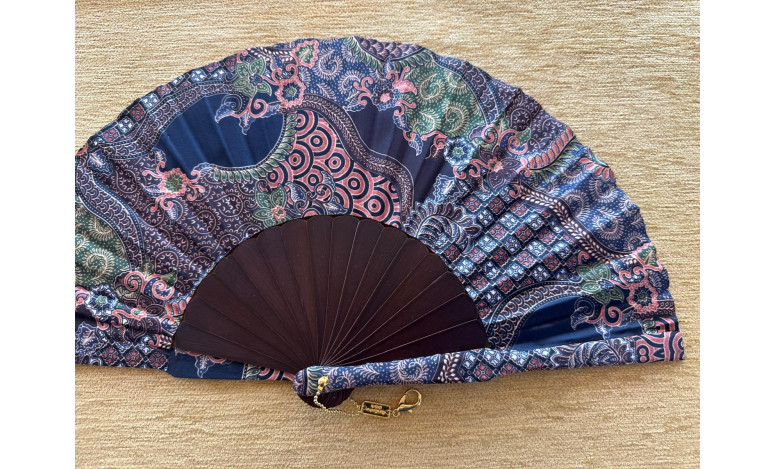 Abanico batik flores