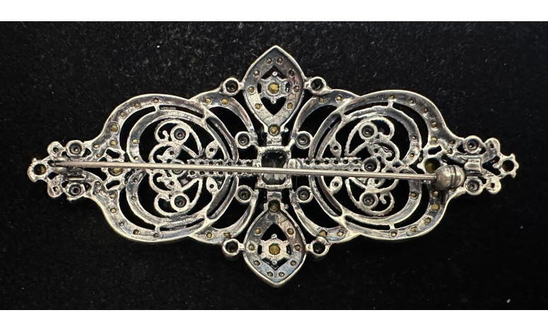 Broche mantilla rodio