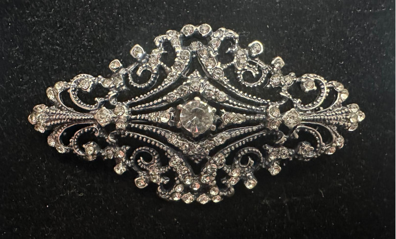 Broche mantilla rodio