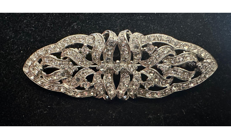 Broche mantilla rodio