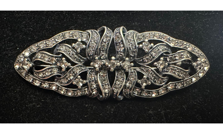 Broche mantilla rodio