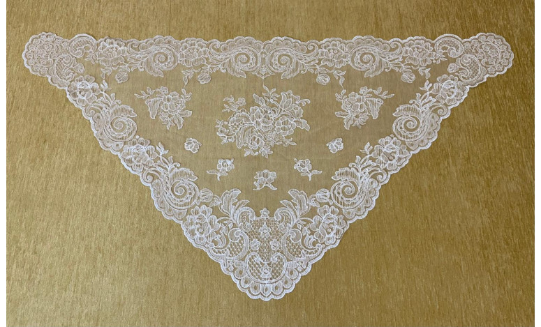 Mantilla triangular 60*120
