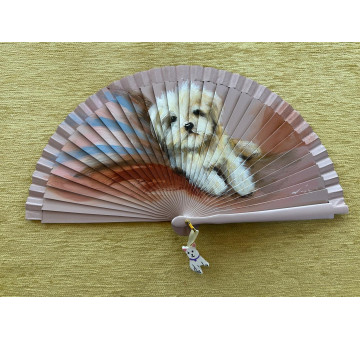 Abanico perrito acostado