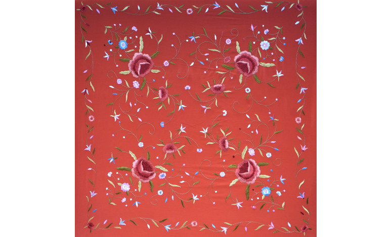 Mantón bordado a mano en seda 115 cm