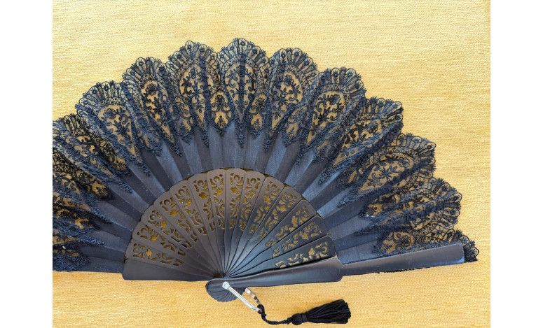 Abanico encaje negro