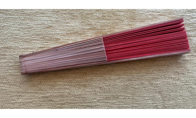 Abanico liso tela roja