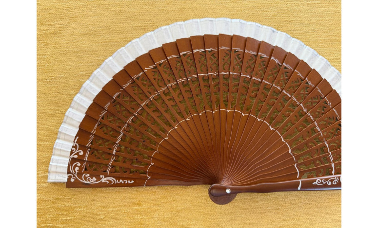 Abanico bolso calado