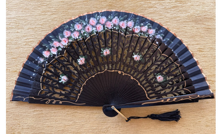 Abanico bolso flores calado