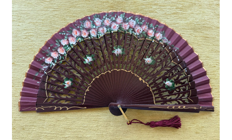 Abanico bolso flores calado