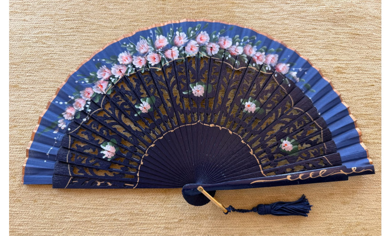 Abanico bolso flores calado
