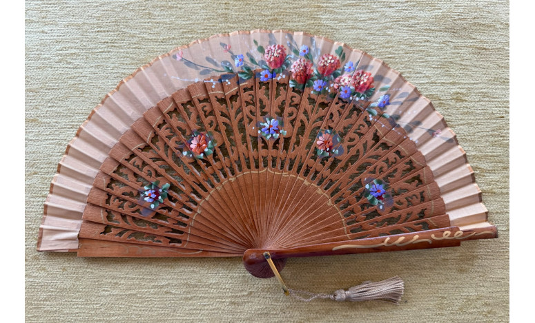 Abanico bolso flores calado