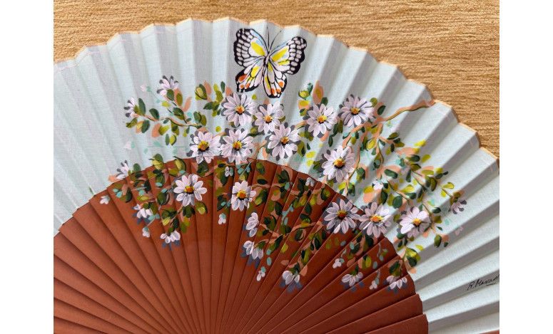 Abanico flores y mariposas