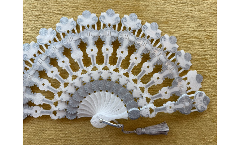 Abanico baraja nacarina