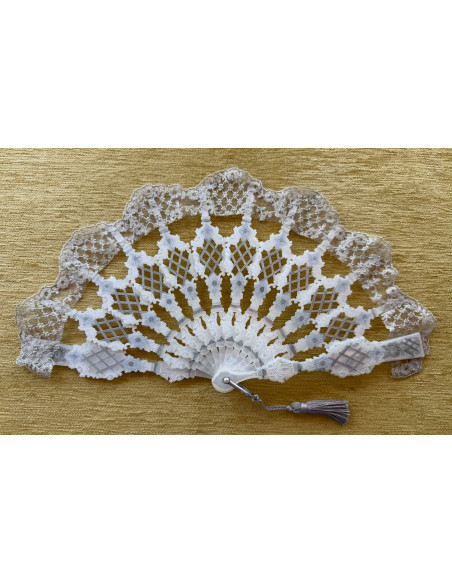 Abanico nacarina encaje plata