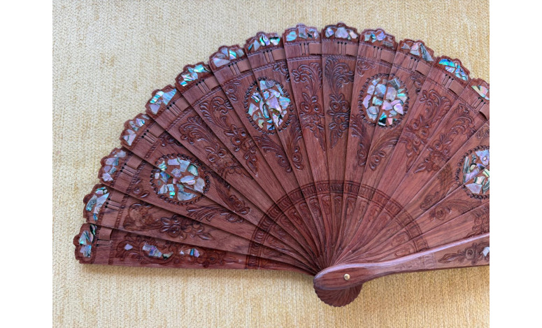 Abanico palosanto nácar