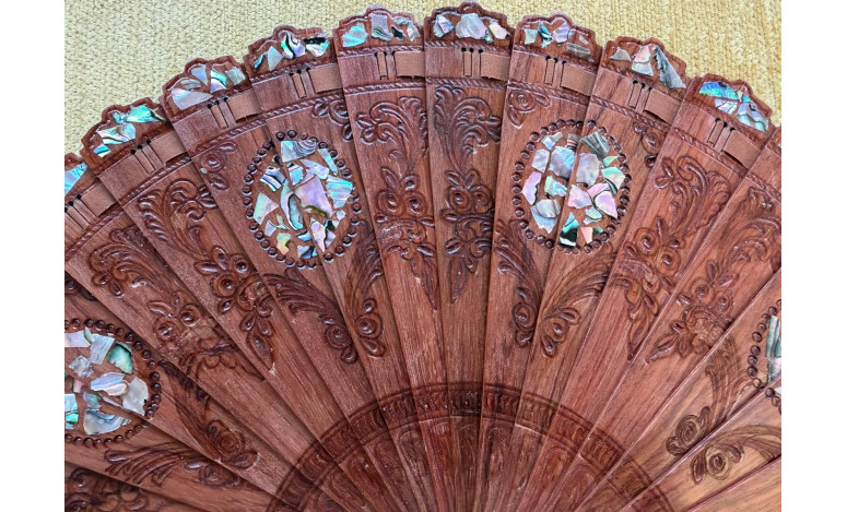 Abanico palosanto nácar
