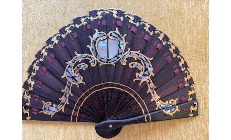 Abanico palo violeta nácar