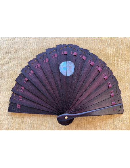 Abanico palo violeta nácar