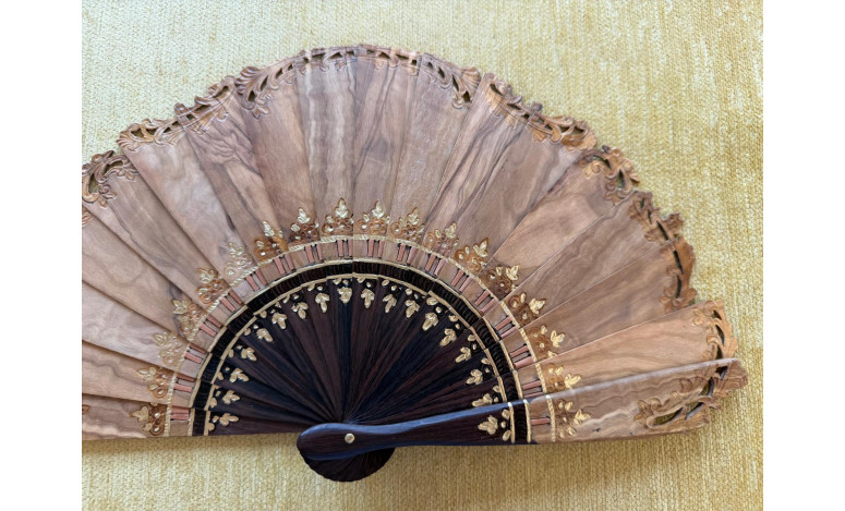 Abanico baraja palosanto y olivo