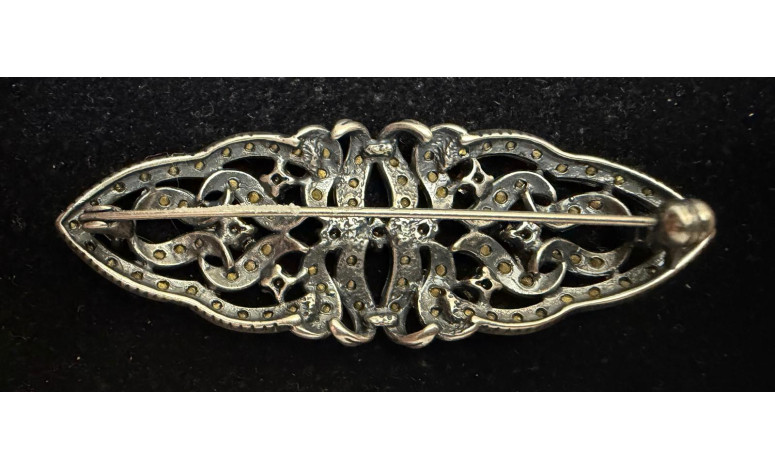 Broche mantilla plata