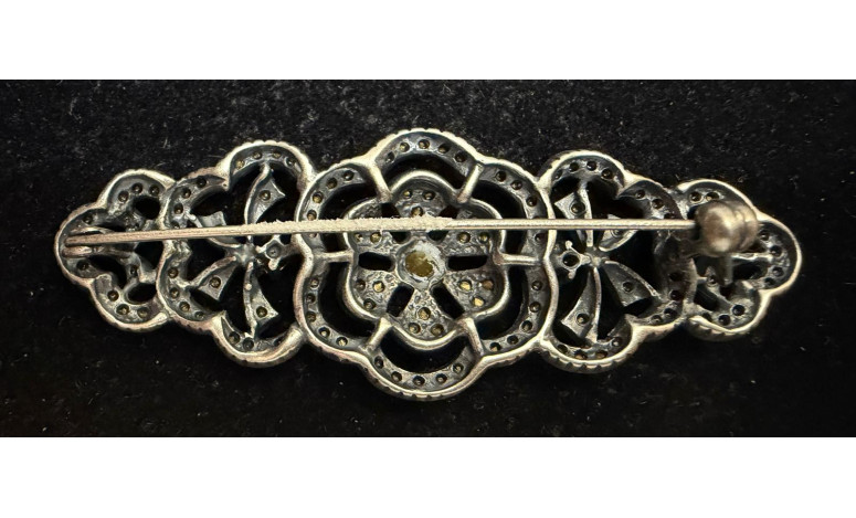 Broche mantilla plata