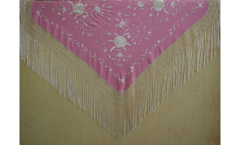Mantón bordado a mano en seda 115 cm