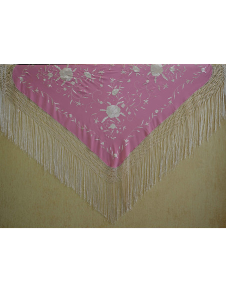 Mantón bordado a mano en seda 115 cm