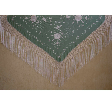Mantón bordado a mano en seda 115 cm 2