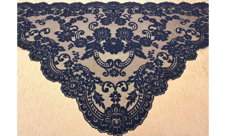 Mantilla triangular 80*165