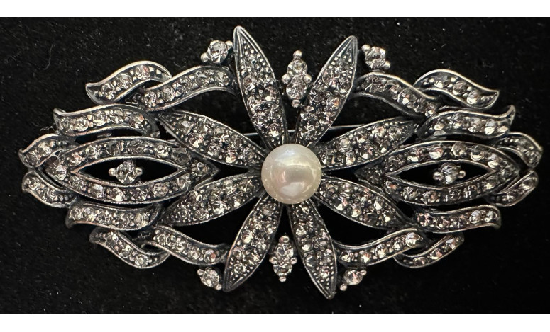 Broche mantilla rodio