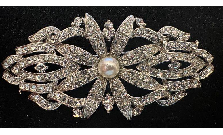 Broche mantilla rodio