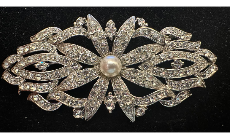 Broche mantilla rodio