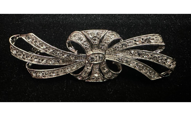 Broche mantilla rodio