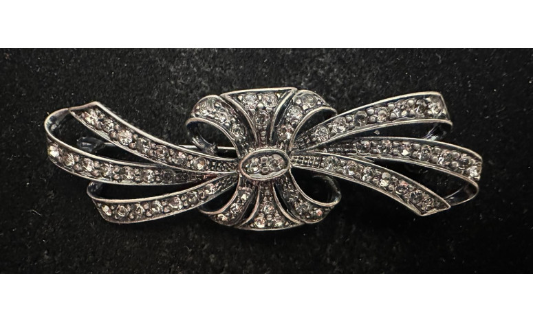 Broche mantilla rodio