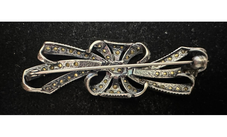 Broche mantilla rodio